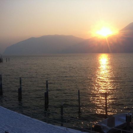 In Riva Al Lago Di Iseo Dependance Primo Piano Marone Luaran gambar